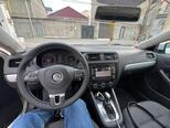 Volkswagen Jetta-11