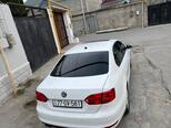 Volkswagen Jetta-13