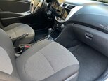 Hyundai Accent-10