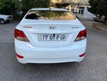 Hyundai Accent-8