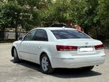 Hyundai Sonata-4