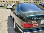 Mercedes E 240-6