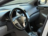 Hyundai Accent-10