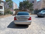 Mercedes E 240-4