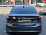 Hyundai Elantra-4