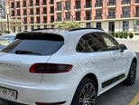 Porsche Macan S-5
