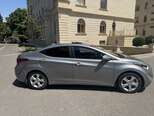Hyundai Elantra-9