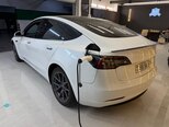 Tesla Model 3-4
