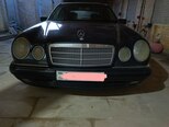 Mercedes E 240-1