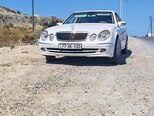 Mercedes E 240-1