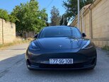 Tesla Model 3-1
