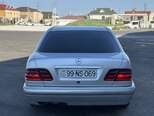 Mercedes E 240-3