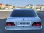 Mercedes E 240-8