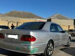 Mercedes E 320-5