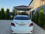 Hyundai Accent-2