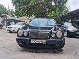 Mercedes E 230-1