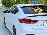 Hyundai Elantra-4