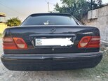 Mercedes E 240-2