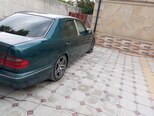 Mercedes E 240-16