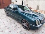 Mercedes E 240-17