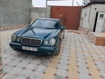 Mercedes E 240-1