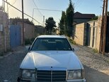 Mercedes 200 D-1