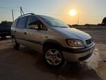 Opel Zafira-9