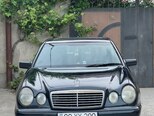 Mercedes E 220-1