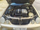 Mercedes E 270-3