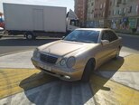 Mercedes E 270-11