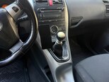 Toyota Auris-2
