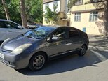 Toyota Prius-12