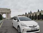 Toyota Prius V-8