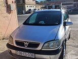 Opel Zafira-9