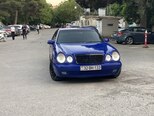 Mercedes E 240-1