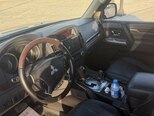 Mitsubishi Pajero-8