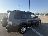 Mitsubishi Pajero-4