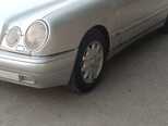 Mercedes E 230-3