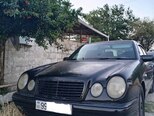 Mercedes E 200-1