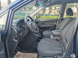 Kia Carens-7