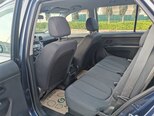 Kia Carens-8