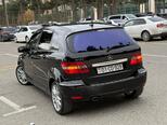 Mercedes B 180-4