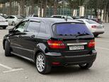 Mercedes B 180-5