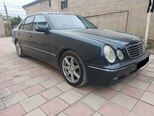 Mercedes E 220-1