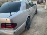 Mercedes E 240-5