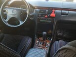 Mercedes E 240-13