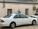 Mercedes E 270-9