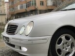 Mercedes E 270-8