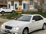 Mercedes E 270-2