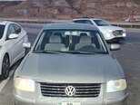 Volkswagen Passat-1